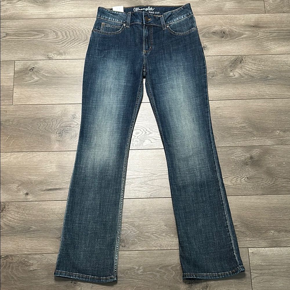 Wrangler 32” Mid Rise Boot Cut Stretch Blue Jeans Size 9/30
